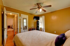 House (2 Bedrooms)