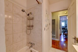 House (2 Bedrooms) | Bathroom