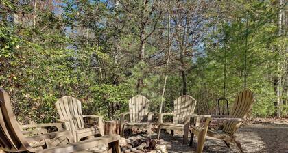 Hot Tub & Game Room: Blue Ridge Getaway