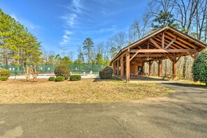 المنشأة من الداخل