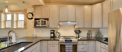 House (2 Bedrooms) | Interior