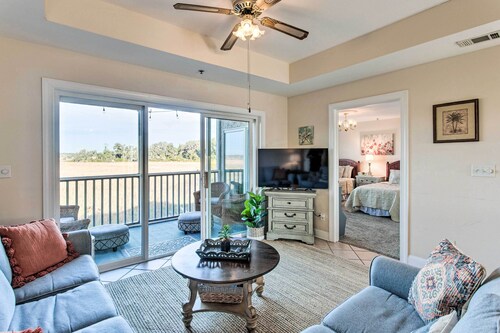 Breezy Darien Condo w/ Tranquil Marsh Views!