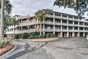 Apartment (3 Bedrooms) | Interior - Breezy Darien Condo w/ Tranquil Marsh Views! (Darien)