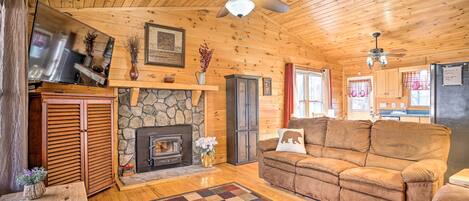 House (2 Bedrooms) | Interior