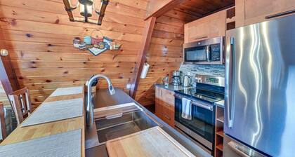 Walk to Ski Lift! Charming Hunter A-frame