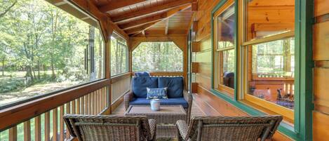 House (2 Bedrooms) | Interior