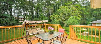 Picturesque Kennesaw Home w/ Private Backyard