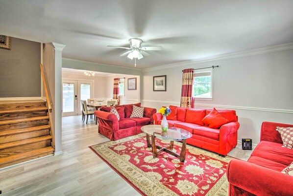 House (5 Bedrooms) | Interior