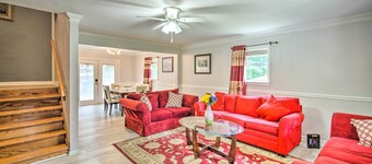 Picturesque Kennesaw Home w/ Private Backyard