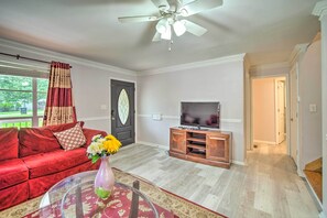 House (5 Bedrooms) | Interior