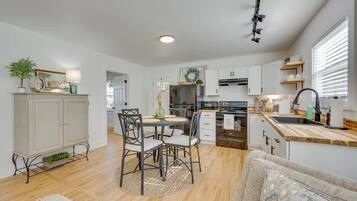 平房 (3 Bedrooms) | 住宿內部