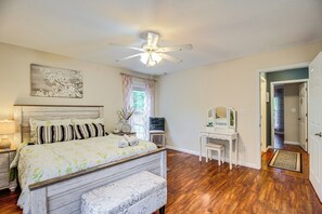 House (4 Bedrooms) | Interior
