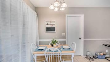Nhà (3 Bedrooms) | Nội thất