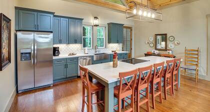 Spacious Midway Cottage w/ Porches, Near Hunting!