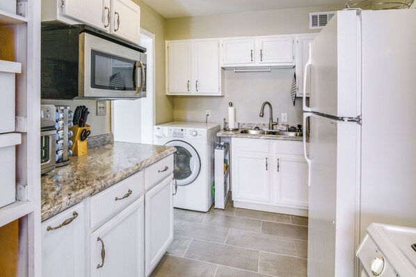 House (2 Bedrooms) | Interior - Cozy Memphis Vacation Rental Near Beale Street! (Memphis)