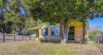 Cozy Memphis Vacation Rental Near Beale Street!