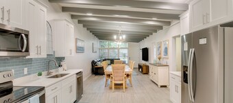 Bright Jekyll Island Home w/ Deck < 1 Mi to Beach