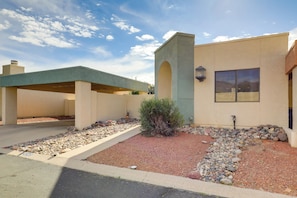 Apartment (2 Bedrooms) | Interior - Sunny Tucson Townhome w/ Patio & Mountain Views! (Tucson)