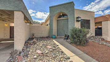 Apartment (2 Bedrooms) | Front of property
