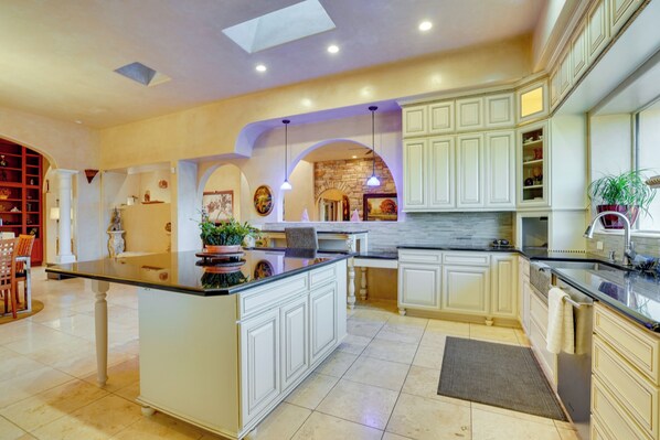 Interior - Pet-friendly Tucson Vacation Rental w/ Huge Yard! (Tucson)