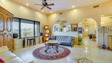 House (4 Bedrooms) | Front of property