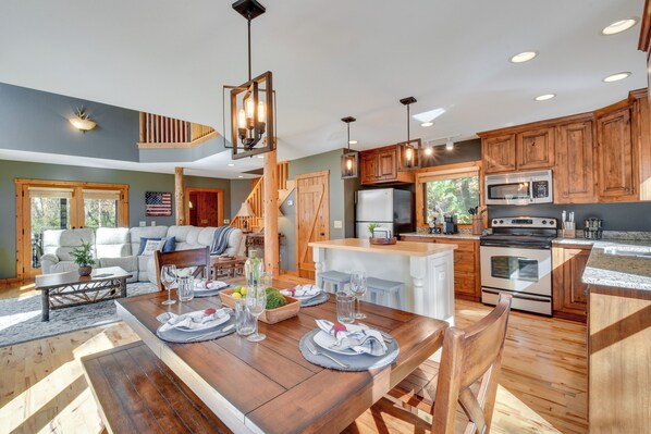 House (3 Bedrooms) | Interior