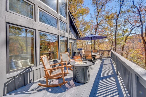 Fish, Hike & Swim: Lake Burton Retreat w/ Hot Tub!