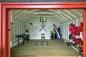 House (5 Bedrooms) | Interior