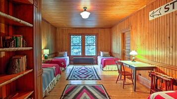 House (5 Bedrooms) | Interior