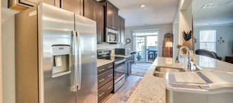 Hampton Condo, Close to Beaches!
