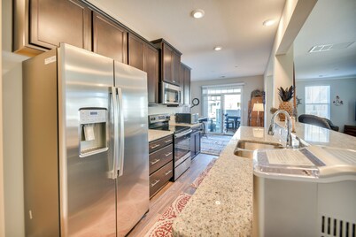 Hampton Condo, Close to Beaches!