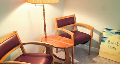Hampton Condo: By Convention Center & Coliseum!