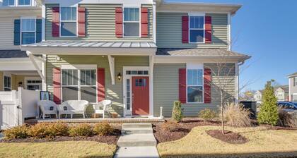Hampton Condo: By Convention Center & Coliseum!