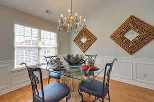 House (5 Bedrooms) | Interior