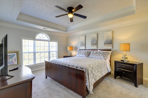 Spacious Georgia Home w/ Deck, Grills & Fireplace!