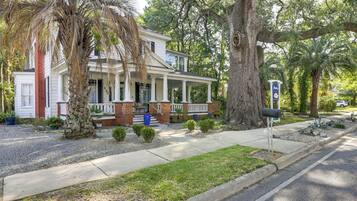 House (2 Bedrooms) | Front of property