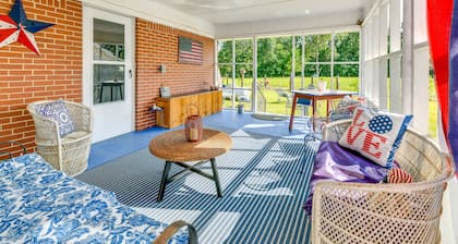 Pet-friendly Douglasville Home w/ Screened Porch!