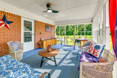Pet-friendly Douglasville Home w/ Screened Porch!