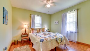 Unclassified image, 2 of 27, button - Pet-friendly Douglasville Home w/ Screened Porch! (Douglasville)