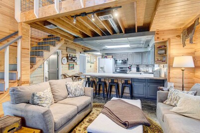 Georgia Farmhouse: Lake Access, Private Beach