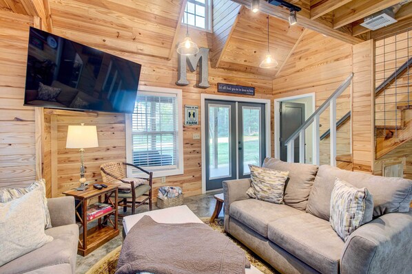 House (3 Bedrooms) | Interior - Georgia Farmhouse: Lake Access, Private Beach (Wray)