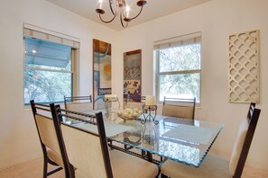 House (2 Bedrooms) | Interior - 5 Mi to Dtwn: Tuscon Escape w/ Yard & Patio! (Tucson)