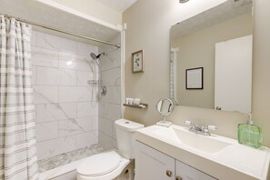 Rumah (3 Bedrooms) | Kamar mandi