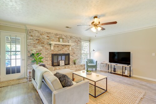 Charming Columbus Home w/ Yard - 10 Mi to Dtwn!