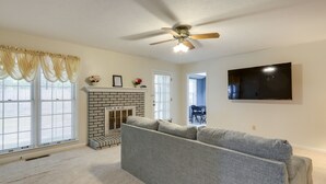 Unclassified image, 2 of 27, button - Charming Lithia Springs Home: 16 Mi to Atlanta! (Lithia Springs)
