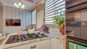 Cottage (2 Bedrooms) | Interior