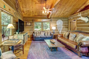 House (4 Bedrooms) | Interior