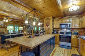 House (4 Bedrooms) | Interior