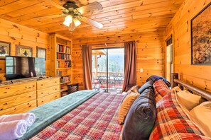 House (3 Bedrooms) | Interior - Cozy Cherry Log Cabin ~ 10 Mi to Mercier Orchards (Cherry Log)