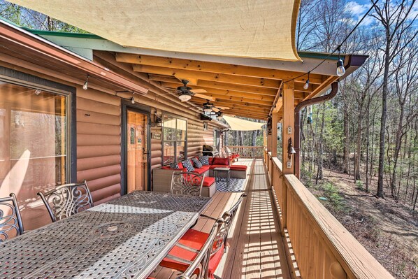 House (3 Bedrooms) | Interior - Cozy Cherry Log Cabin ~ 10 Mi to Mercier Orchards (Cherry Log)